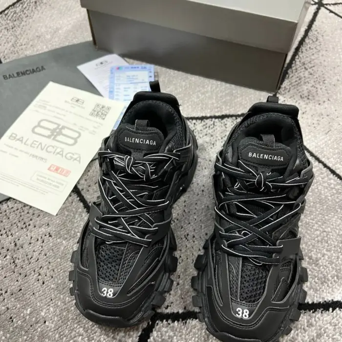 Balenciaga Athletic Trainers For Womens In Black