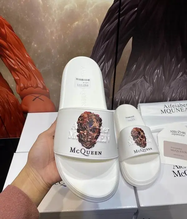 Alexander McQueen Men's Pool Sliders With Embossed Brand Logo & Graphic Skull Print