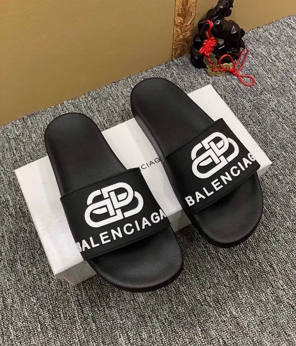 Balenciaga Interlocking Logo Slides