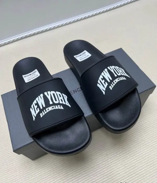 Balenciaga Cities New York Pool Slides