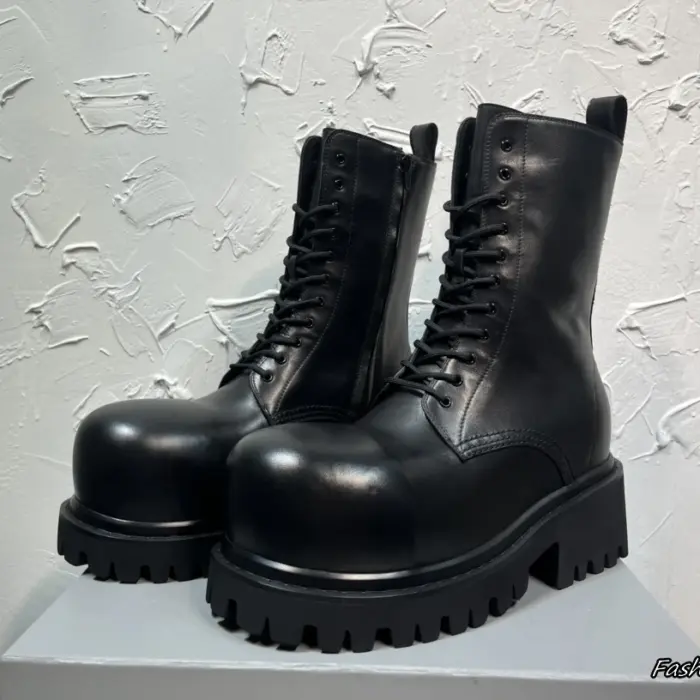 Balenciaga Men’s Boots In Black