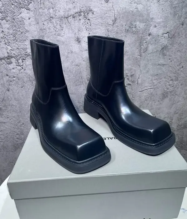 Balenciaga Boots With Toe Design & Thick Sole