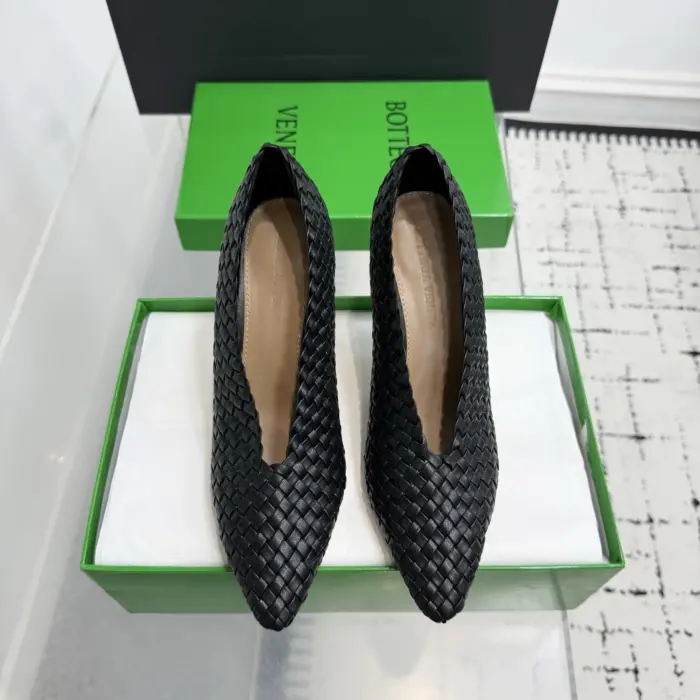 Bottega Veneta Woven Intrecciato Design Heels In Black
