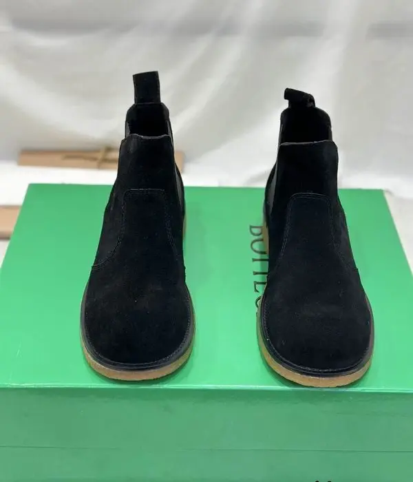 Bottega Veneta Elastic Side Gussets Chelsea Boots In 2 Colors