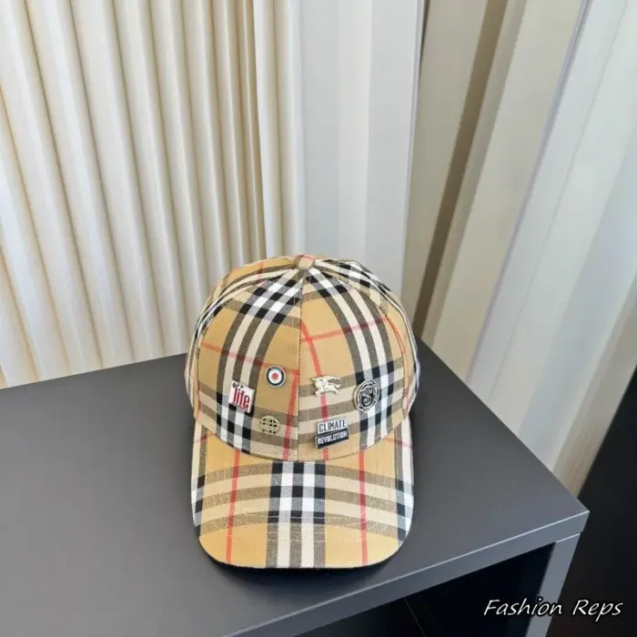 Burberry Vintage Check Badge & Pin Appliqué Baseball Cap