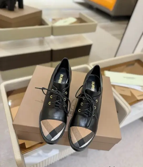 Burberry  Lace Up Heels With Signature Check Pattern On The Rounded Toe Cap