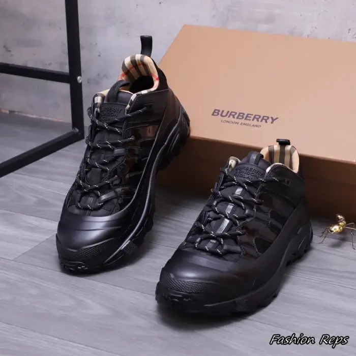 Burberry Arthur Matte Sneakers With Check Patterned Collar