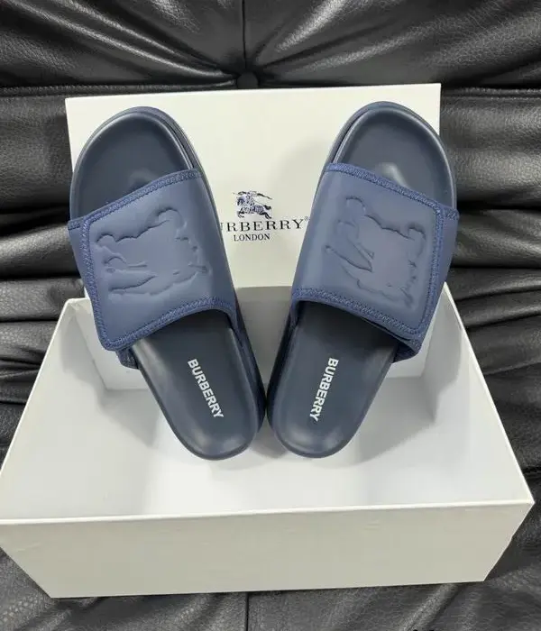 Burberry Embossed Equestrian Knight Design Sliders