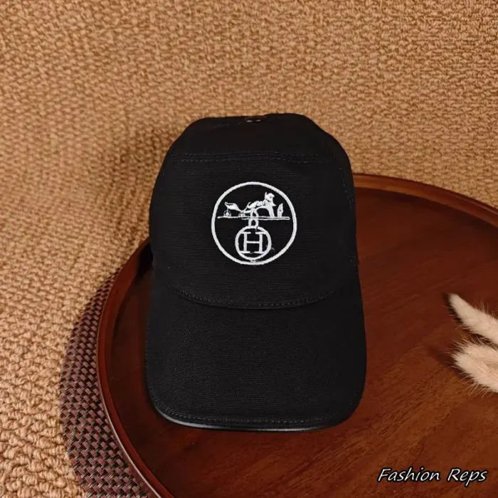 Hermès Calèche Emblem Embroidered Black Baseball Cap