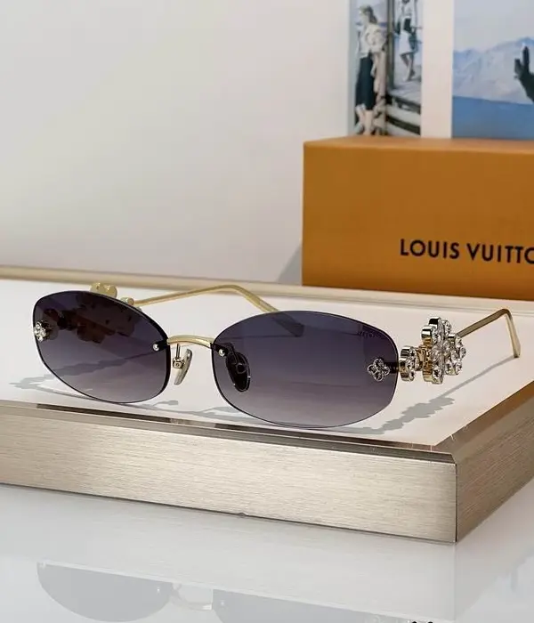 Louis Vuitton Dazzling Oval Sunglasses In 2 Colors