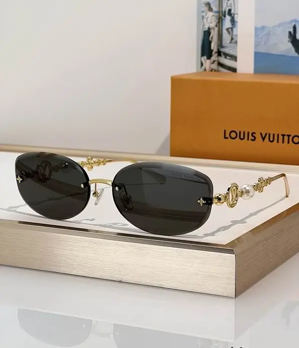 Louis Vuitton Jewel Pearl Oval Sunglasses In Different Colors