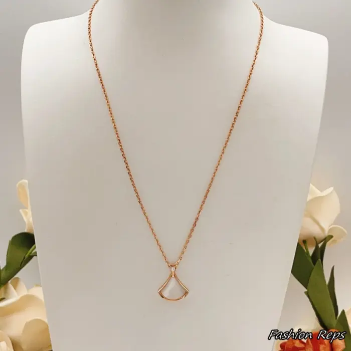 Bvlgari Divas Dream Pendant Necklace