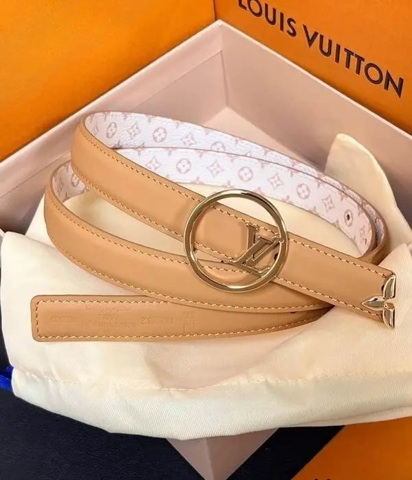 Louis Vuitton 20MM LV Circle Initials Off Center Buckle Reversible Slim Belt