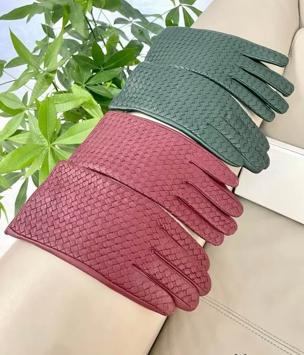 Bottega Veneta Intrecciato Woven Leather Gloves In 2 Colors