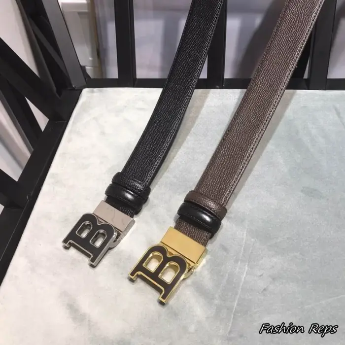Bally 34MM Reversible Textured Leather Enamel B Buckle Belts