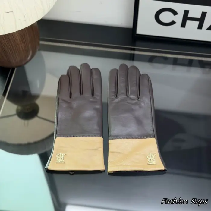 Burberry Block Topstitched Gloves