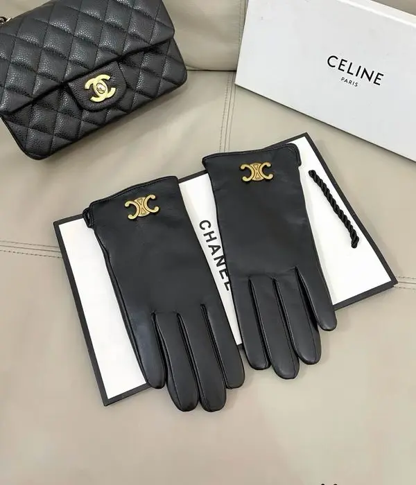 Celine Classic Triomphe Plaque Leather Gloves