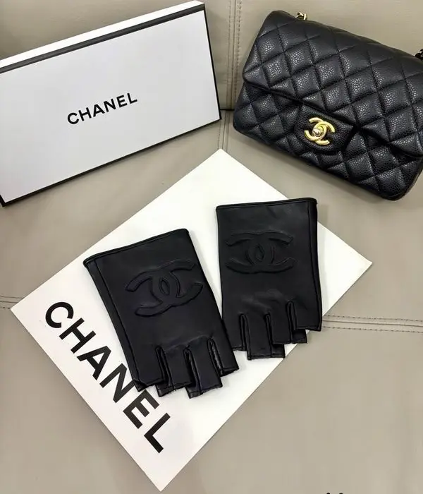 Chanel Debossed Interlocking CC Fingerless Gloves