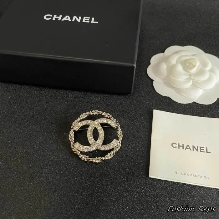 Chanel CC Round Twisted Chain Brooch