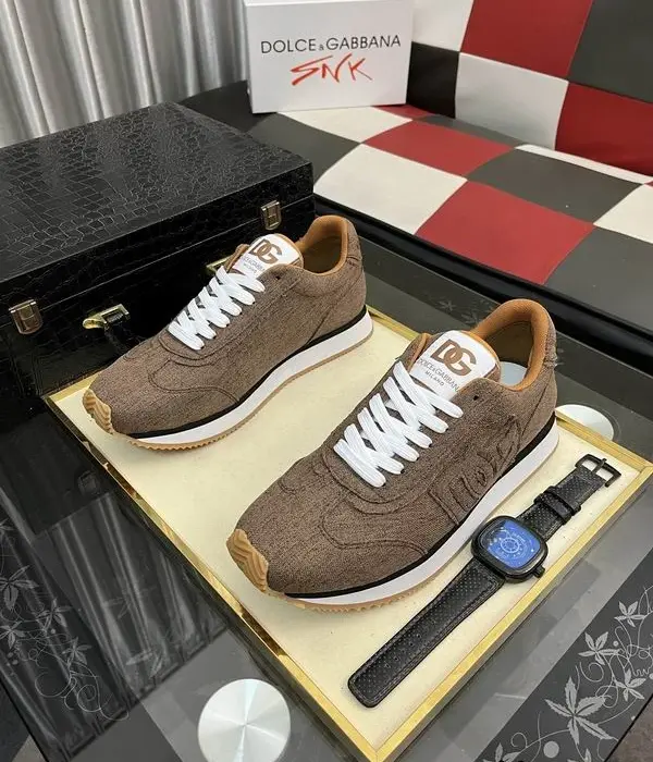 Dolce & Gabbana Low Top Sneakers With Signature DG Logo On The Tongue