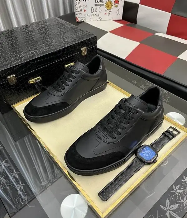 Dolce & Gabbana Sleek Black Low Top Sneakers With Contrasting Suede Toe Cap