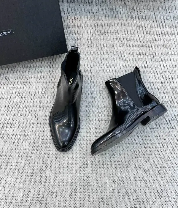 Dolce & Gabbana Patent Chelsea Boots With Elastic Side Panels