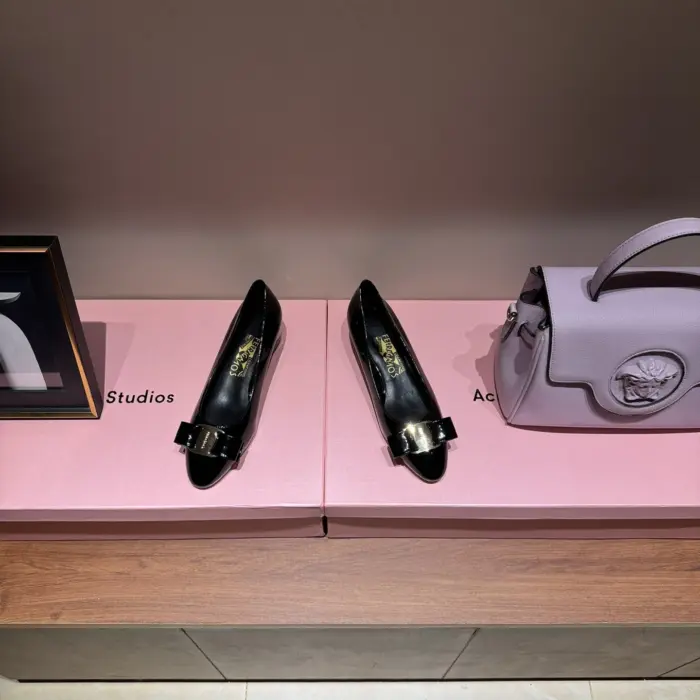 Ferragamo Vara Bow Heels In Multiple Colors