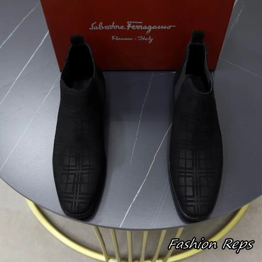 Ferragamo Elastic Side Panel Boots With Grid Textured Pattern On The Upper In 2 Colors