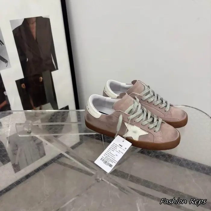 Golden Goose Superstar Women's Sneakers In Dusty Pink Suede