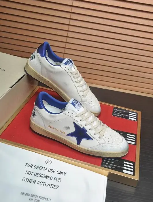 Golden Goose Ball Star Men's Sneakers With Striking Blue Star