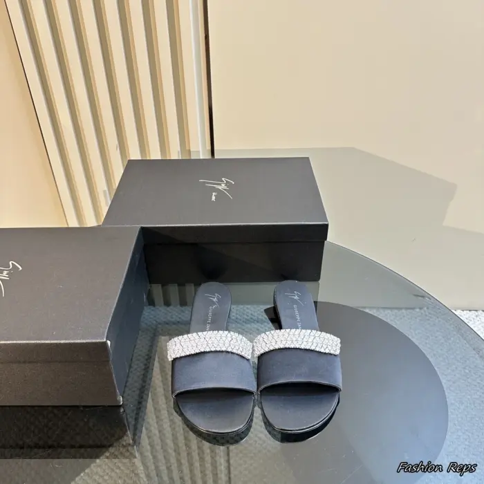 Giuseppe Zanotti Tesy Flat Sandals In 2 Colors