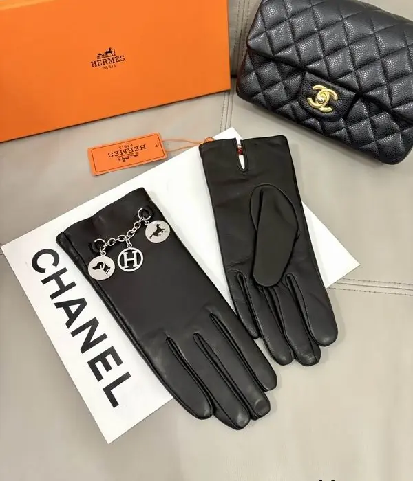 Hermès Breloque Olga Charm Gloves