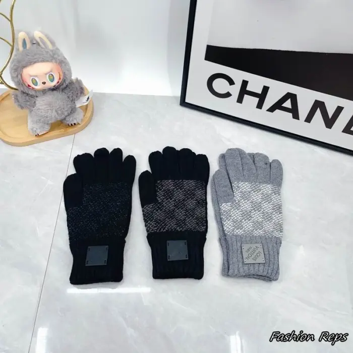 Louis Vuitton Damier Pattern Knit Gloves In Different Colors