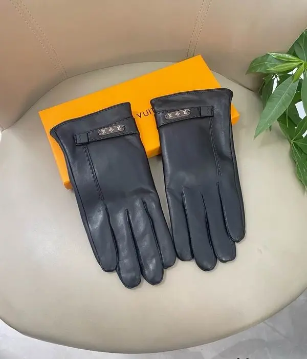 Louis Vuitton Monogram Plate Leather Gloves