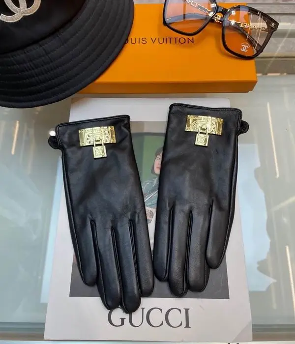 Louis Vuitton Trunk Lock Leather Gloves