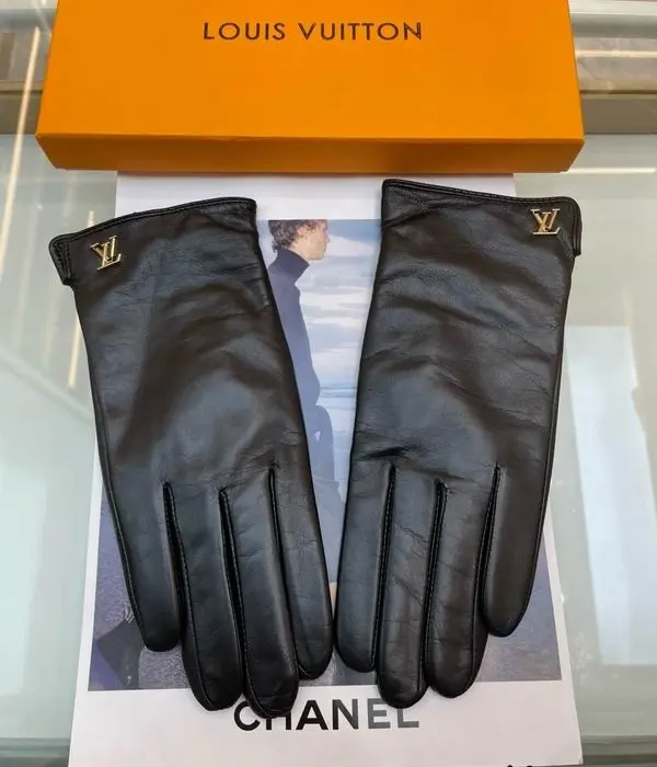 Louis Vuitton Essential Monogram Metal Logo Gloves