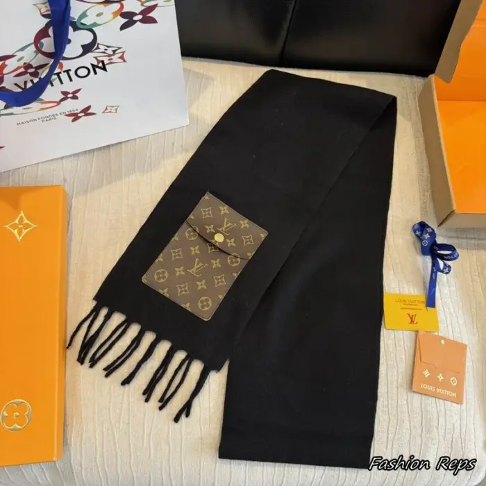 Louis Vuitton LV On My Way Scarf