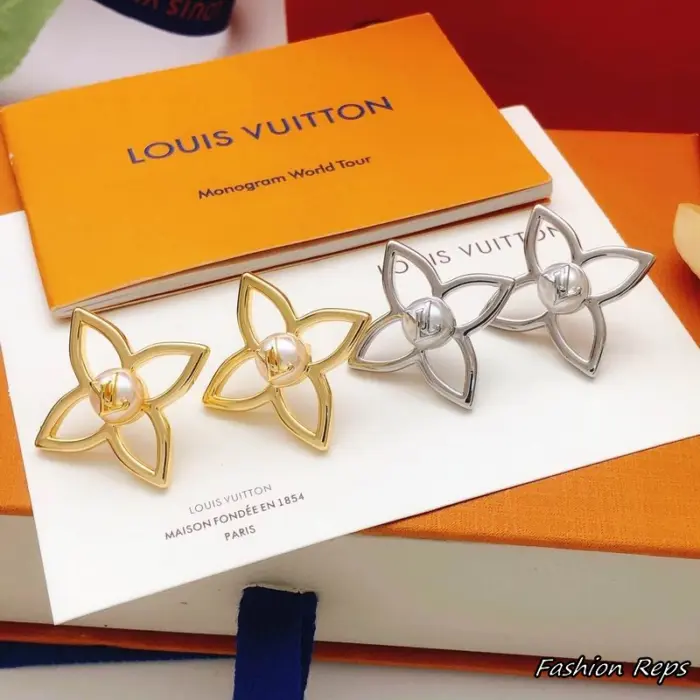 Louis Vuitton Pearly Flower Stud Earrings In 2 Colors