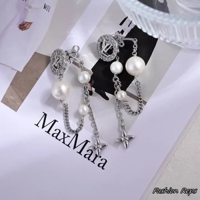 Louis Vuitton Midnight Pearl Earrings