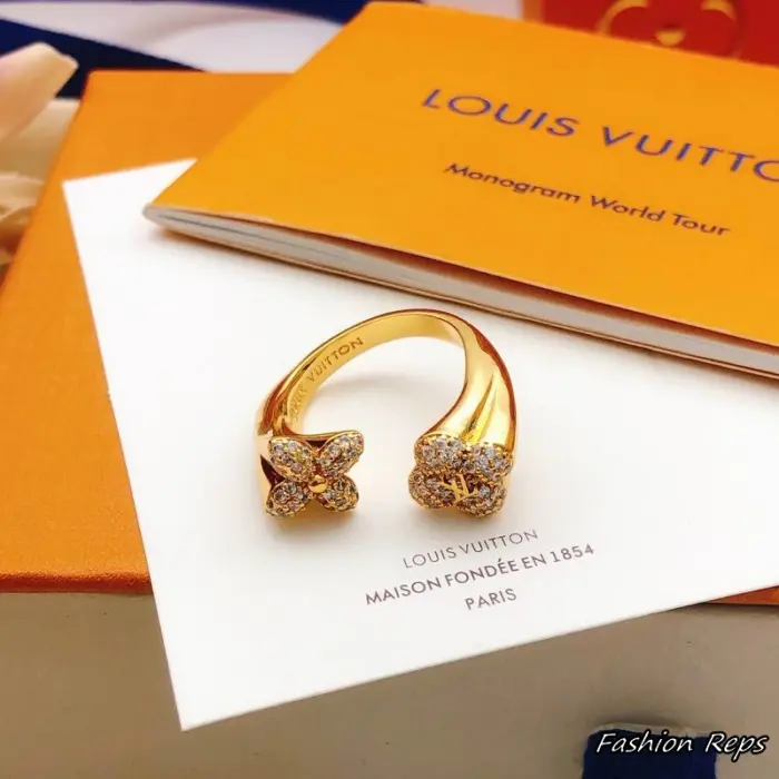Louis Vuitton Flower Comet Ring