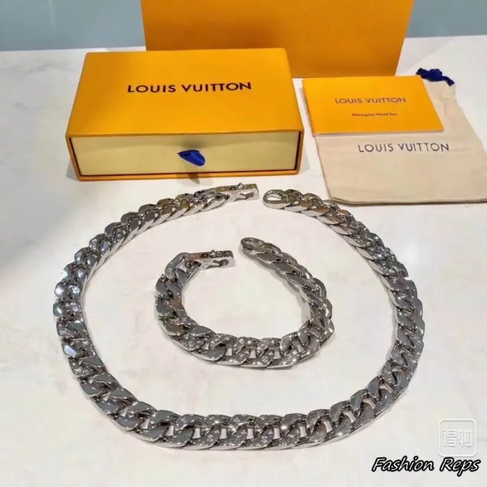 Louis Vuitton Chain Links Necklace & Bracelet Set