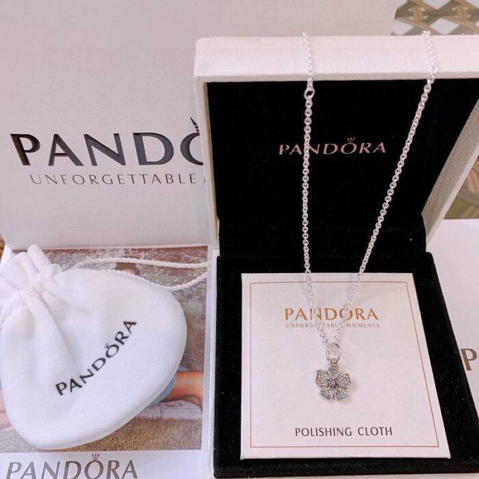 Pandora Daisy Flower Pendant Necklace