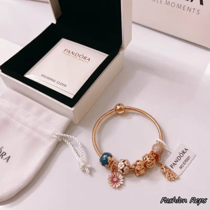 Pandora Moments Stud Icon Clasp Bracelet