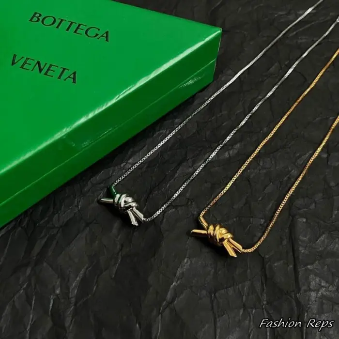 Bottega Veneta Knot Pendant Necklace In 2 Colors